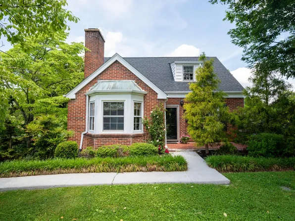 227 Jefferson Dr, Bristol, VA 24201