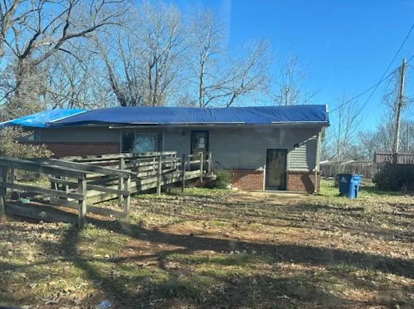 236 Fulton St, Martin, TN 38237