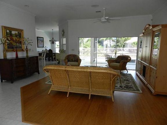 2nd image of 816 Caribbean Ct