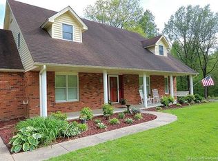 180 Lakeview Dr, Scott City, MO 63780