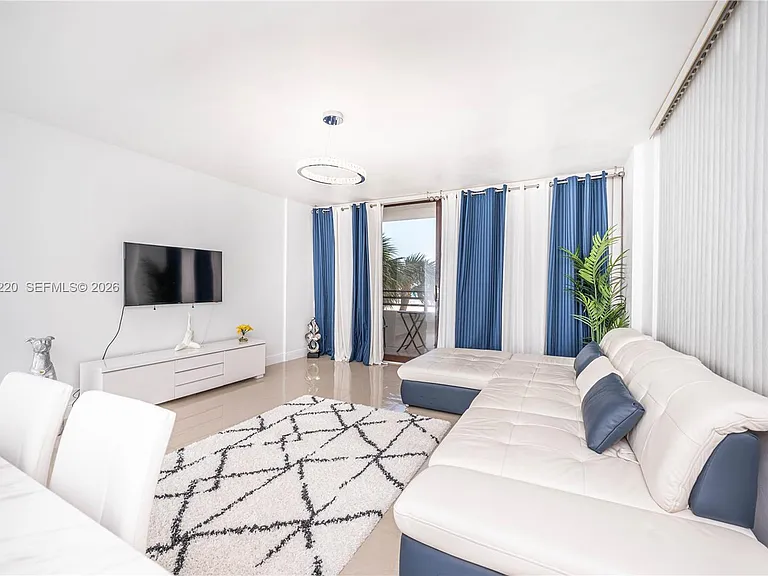3505 S Ocean Dr #221 — Photo 8