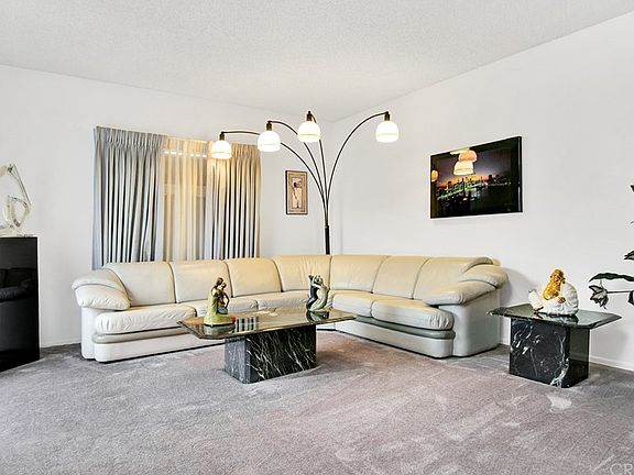 4th image of 2947 Halldale Ave