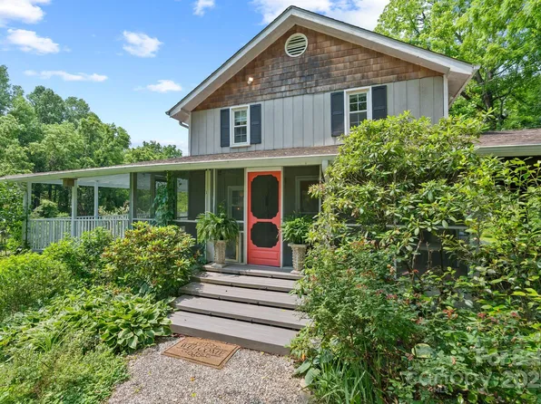20 Pickens Ln, Weaverville, NC 28787