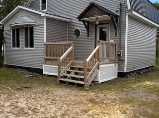 26 Knox St, Millinocket, ME 04462