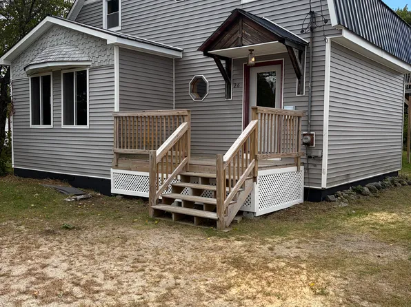 26 Knox St, Millinocket, ME 04462