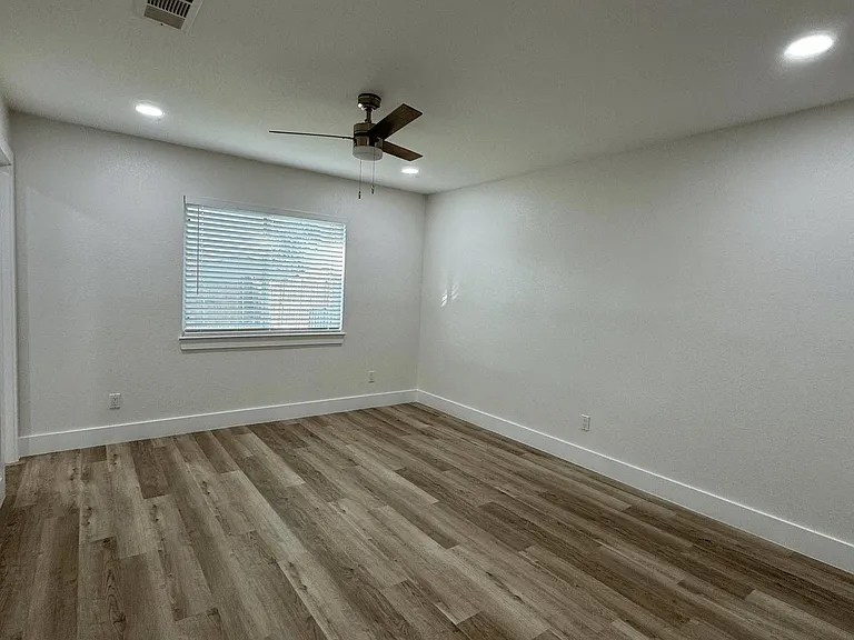 625 Camilla Ln #625 — Photo 12