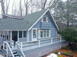1111 Blue Jay Ln, Tobyhanna, PA