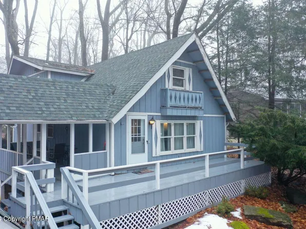 1111 Blue Jay Ln, Tobyhanna, PA 18466