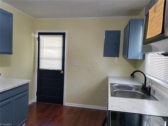 4th image of 1741 Amos St