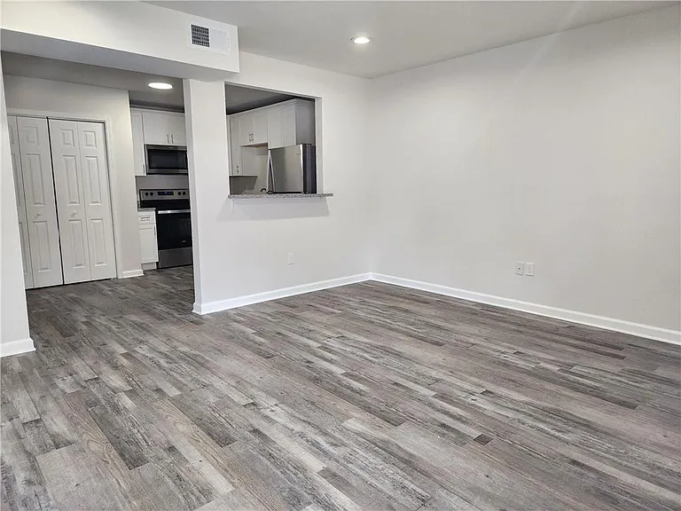 141 Hoover Dr #105 — Photo 3