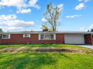 31 Hedgely Rd, Springfield, OH 45506