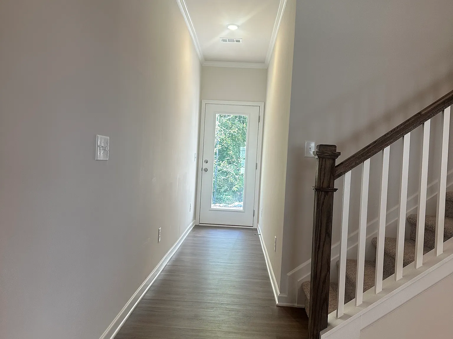 3 bed, 1937 sqft, $2,100 — Photo 3