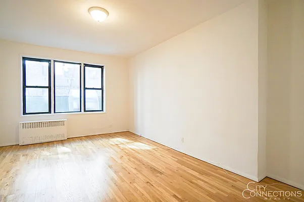 Rented by City Connections Realty | media 16