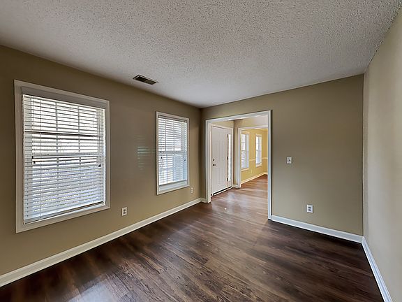 5th image of 170 Foster Trace Dr