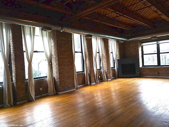 3rd image of 6345 N Washtenaw Ave #1724