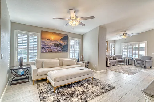 3145 E Desert Ln Photo 1