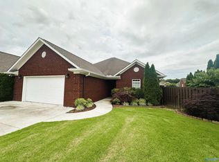 104 Canterbury Cir, Arab, AL 35016