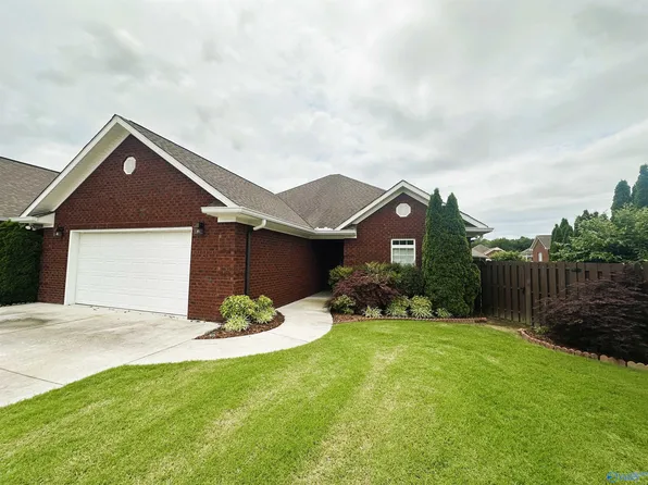 104 Canterbury Cir, Arab, AL 35016