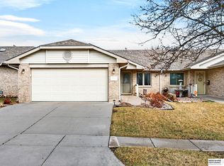 8420 Peregrine Ct, Lincoln, NE 68505