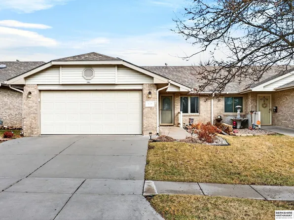 8420 Peregrine Ct, Lincoln, NE 68505