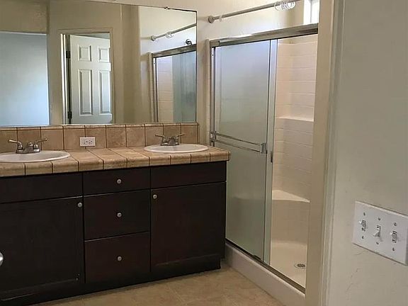 5th image of 1048 W Elkhorn Ct