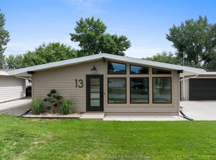 13 25th St SW, Minot, ND 58701