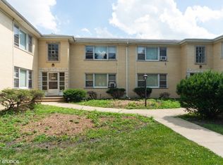 1705 W Touhy Ave APT 4, Park Ridge, IL 60068