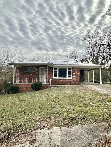 209 58th St Photo 1