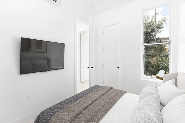 Rented by Platinum Properties | media 16