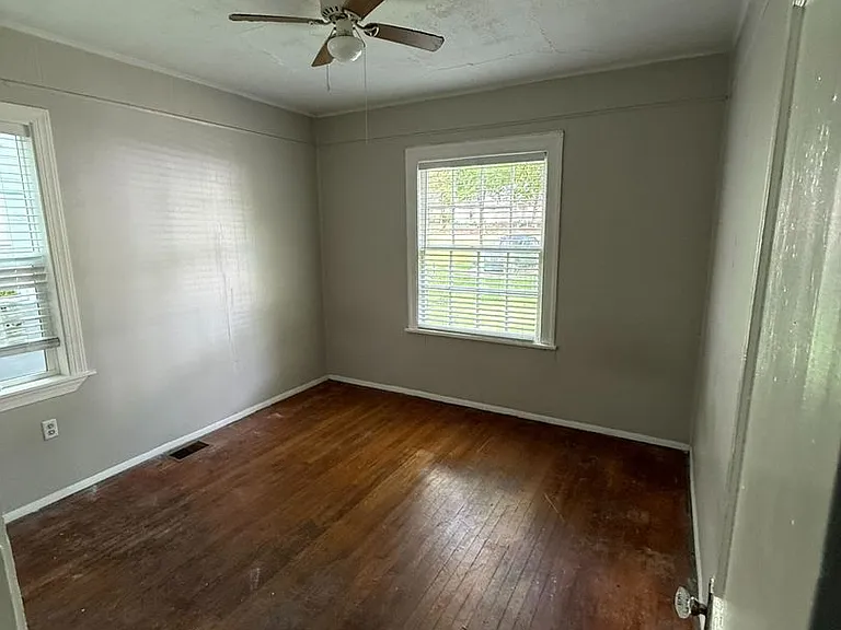 3808 Northview Dr — Photo 5