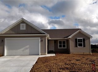 5032 Misty Glen Ln, Ravenna, OH 44266