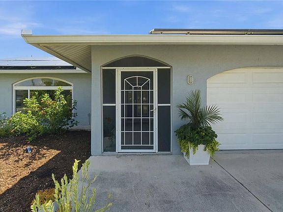 3rd image of 3022 47th ST SW