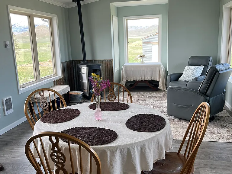 Sunroom/Dining Room