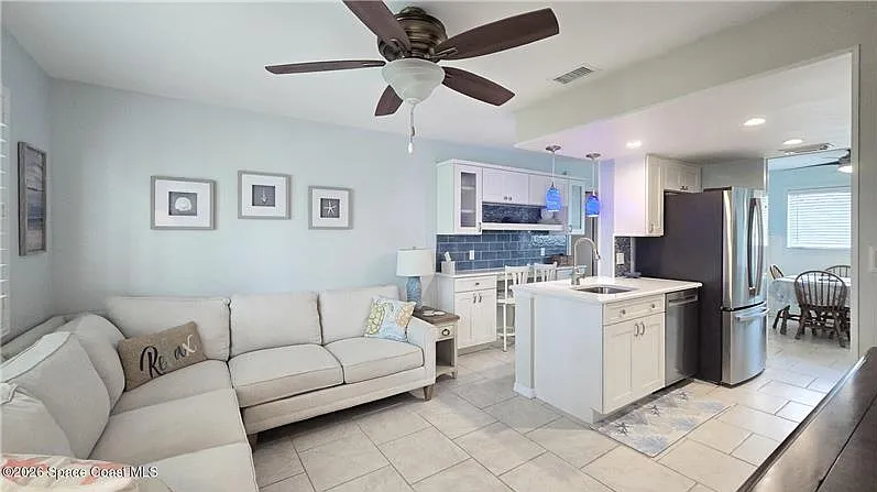 2 bed, 1014 sqft, $2,250 — Photo 3