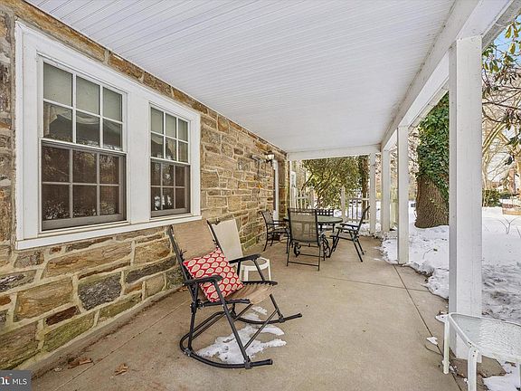 2nd image of 1039 Wellington Rd