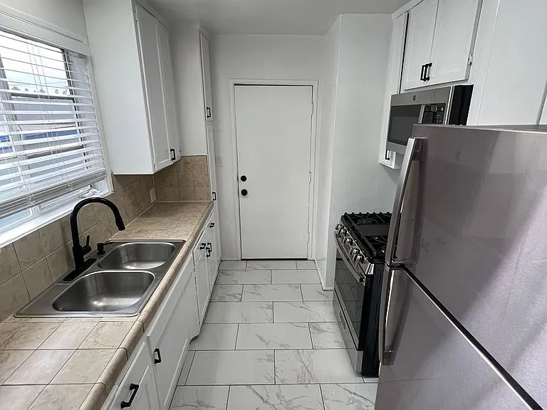 The Montville — Photo 16