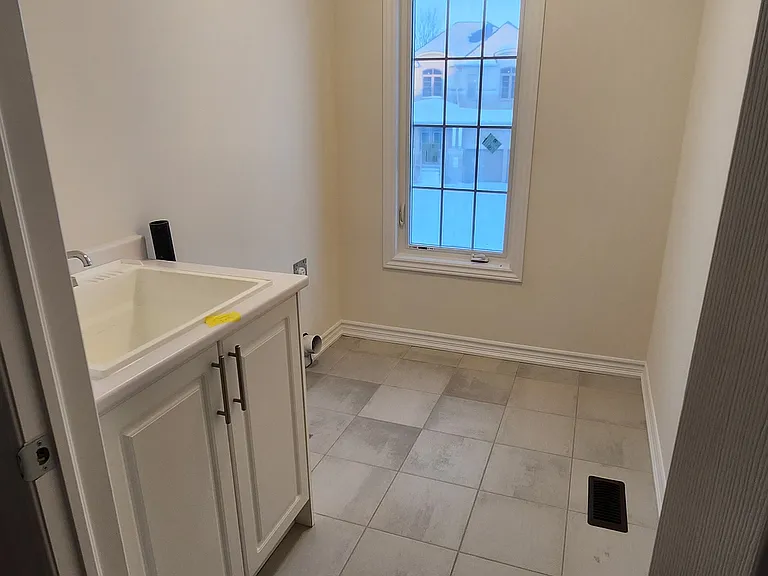 338 Fleetwood Dr — Photo 36