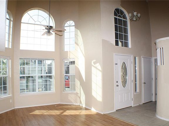 5th image of 3916 Tierra Aurora Dr