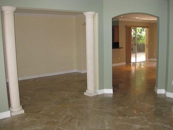 Kendall Breeze Etsate Home