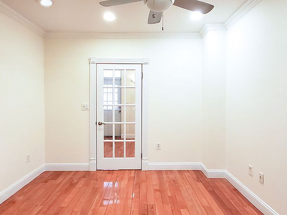 3rd image of 400 E 63rd St APT 1A