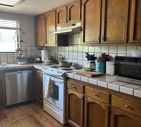 2nd image of 15125 Wonderland Blvd