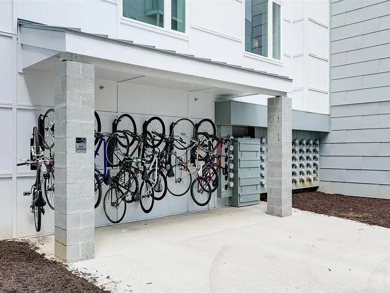 East 51 At Rocketts Landing — Photo 12