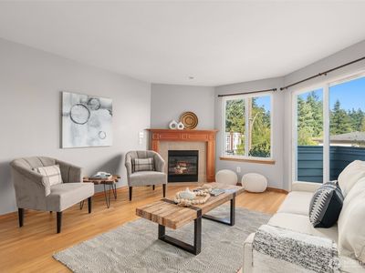 13709 Greenwood Avenue N, Seattle, WA, 98133