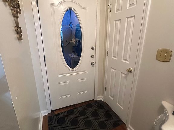 4th image of 6605 Rebecca Lou Ln