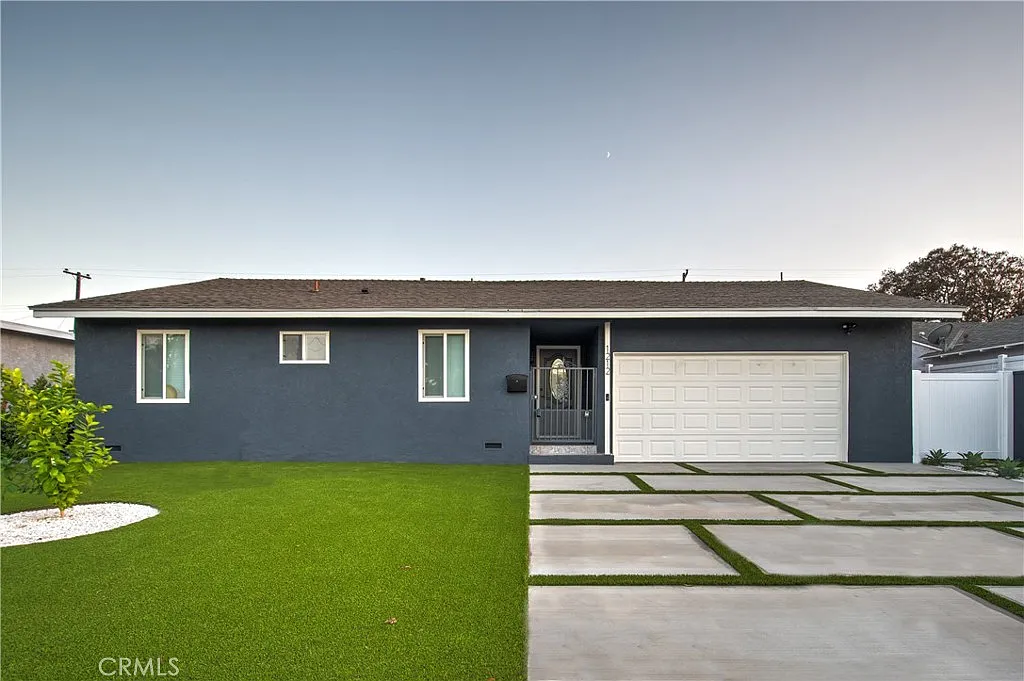 4 bed, 1267 sqft, $4,300 — Photo 1