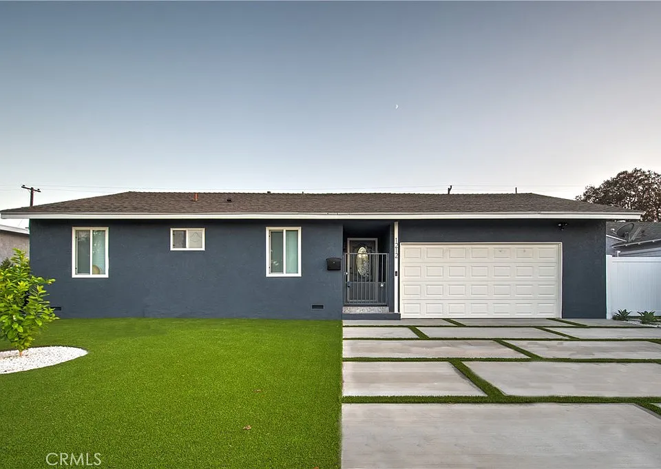 1212 W Woodcrest Ave