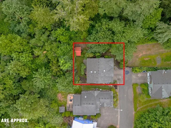 19414 77th Place NE, Kenmore, WA 98028