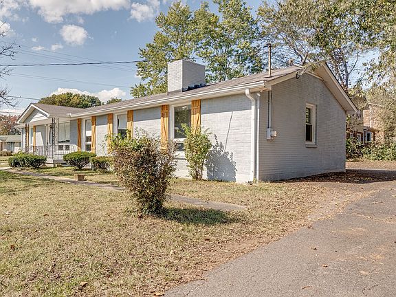 3rd image of 3901 Augusta Dr