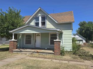 1445 N Main St, Russell, KS 67665