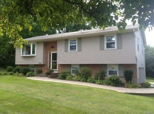 1816 Tree Line Dr, Easton, PA 18040